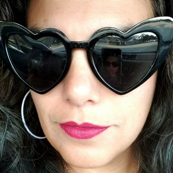 Meet your Posher, Cristina - Picture 1 of 1